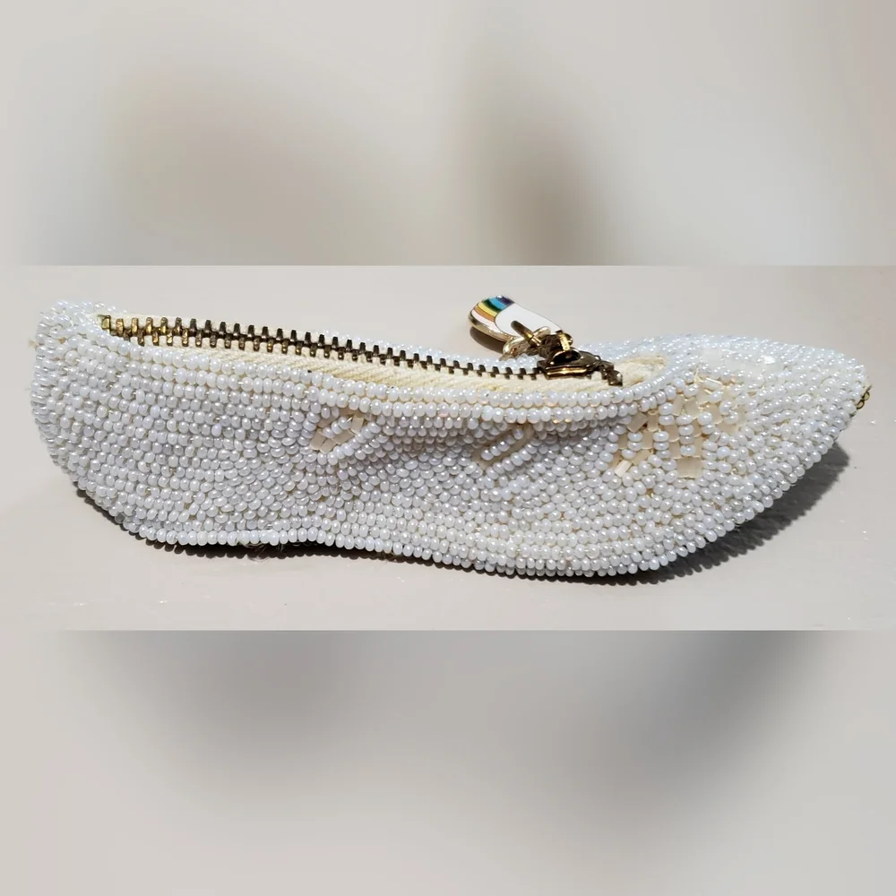 White slipper - hand beaded- 467 - Picture 2 of 5